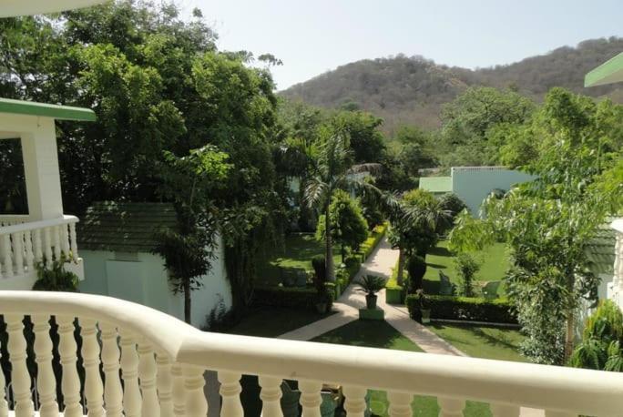Ranthambhore Vatika Resort Савай Мадхопур Екстериор снимка